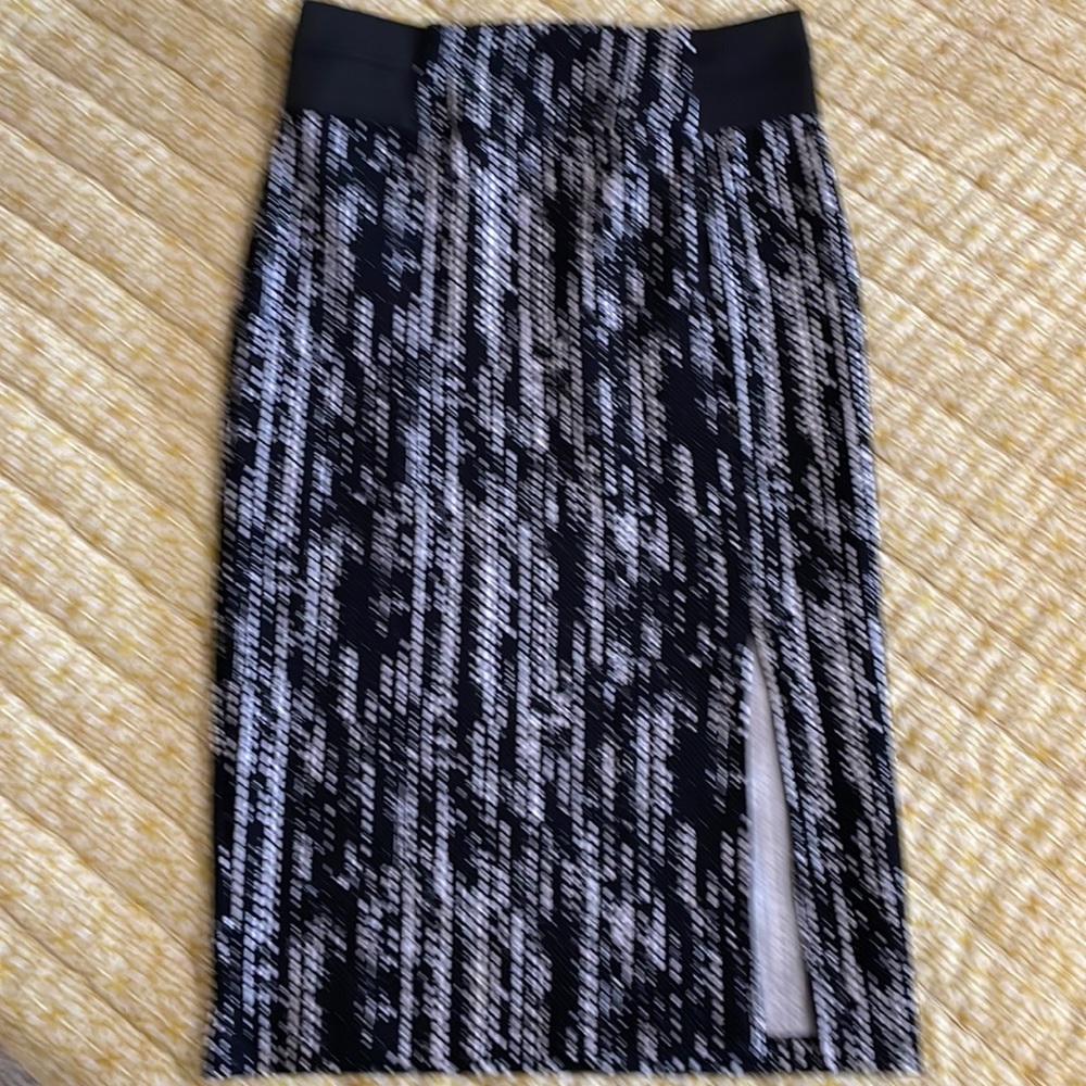 Body hugging skirt